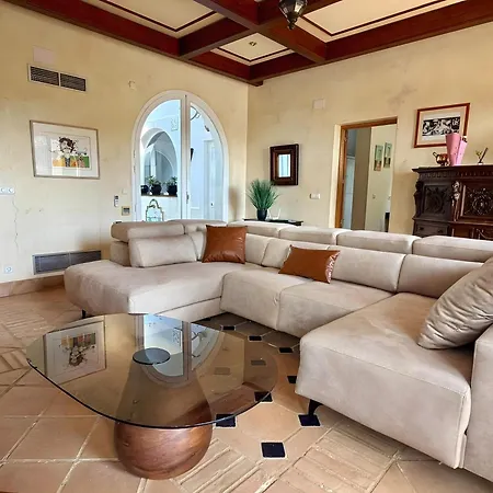 Villa Iris