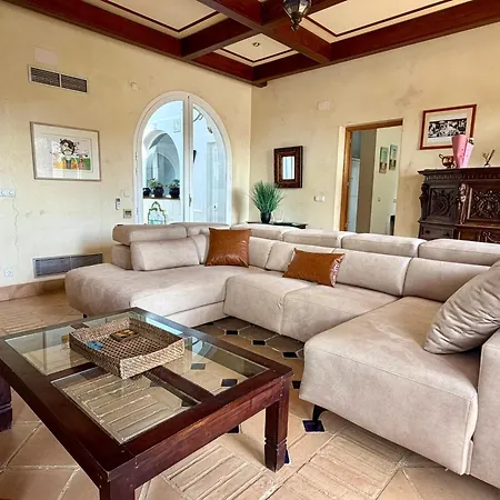 Iris Villa Benalup-Casas Viejas
