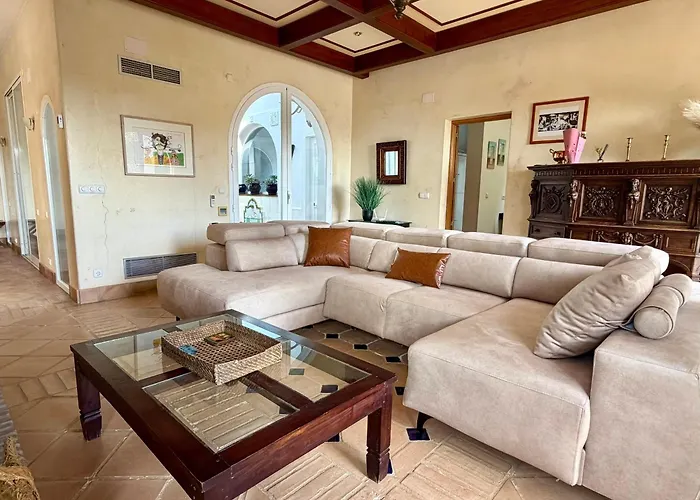 Iris Villa Benalup-Casas Viejas